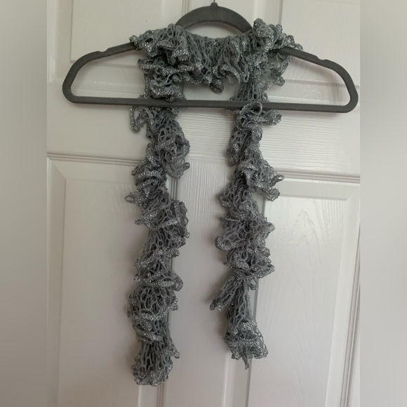 Handmade Scarf Gray with Silver Thread - Picture 4 of 5